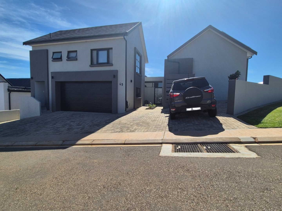 4 Bedroom Property for Sale in Outeniquasbosch Western Cape